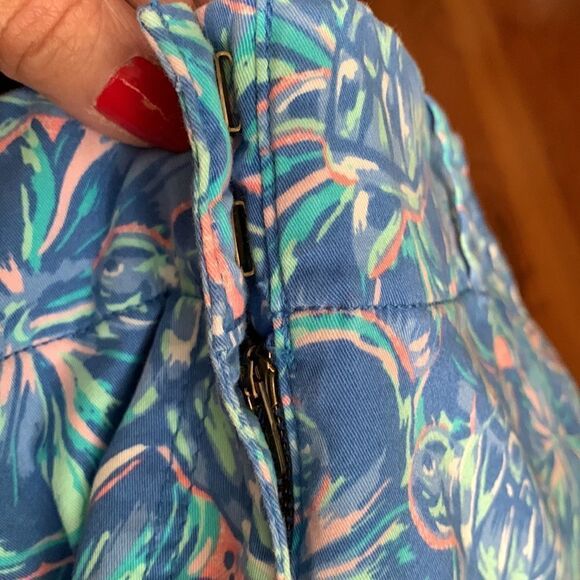 Vineyard Vines size 4 blue and pink shorts - Picture 11 of 11